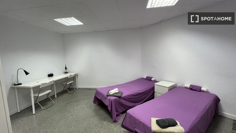 Double room Barcelona, 13 beds, 290m² — photo 19