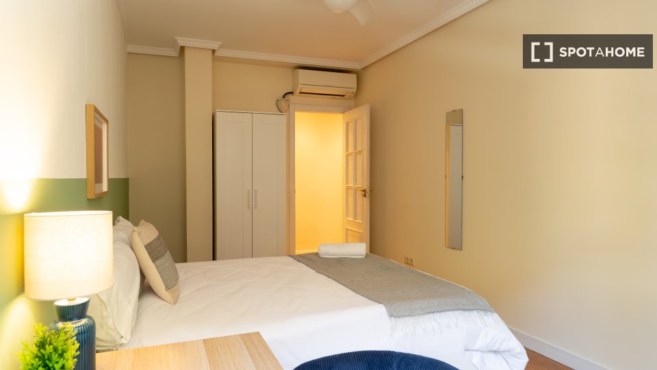 Double room Madrid, 6 beds — photo 17
