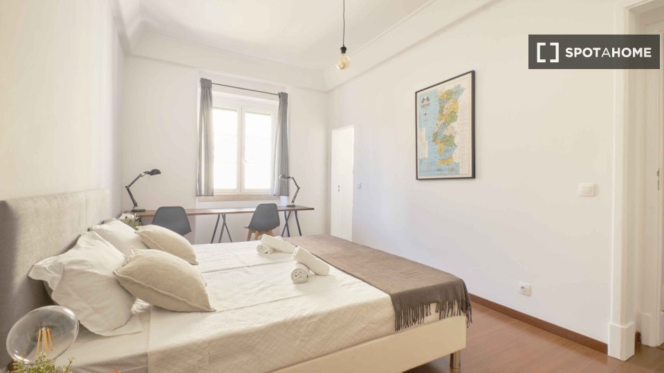 Double room Lisbon, 8 beds — photo 1