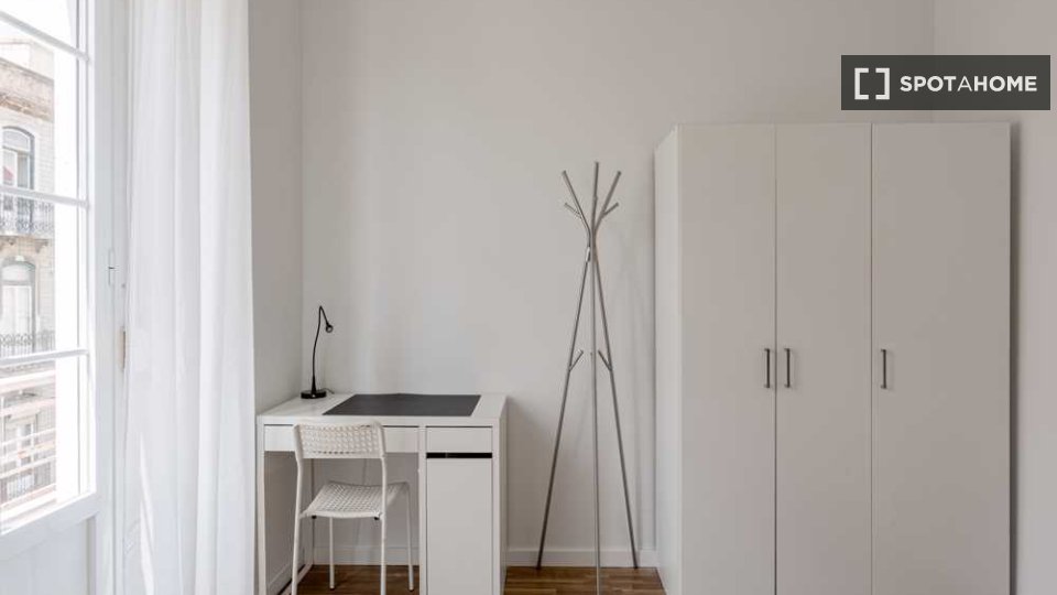 Double room Lisbon, 13 beds — photo 14