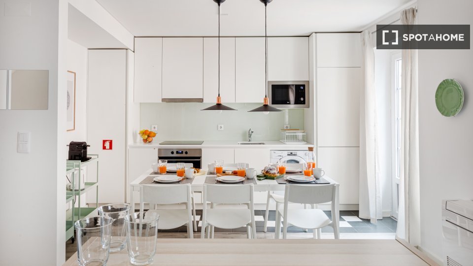 Apartment Lisbon, 4 beds — photo 11