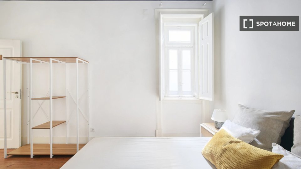 Double room Lisbon, 4 beds — photo 6