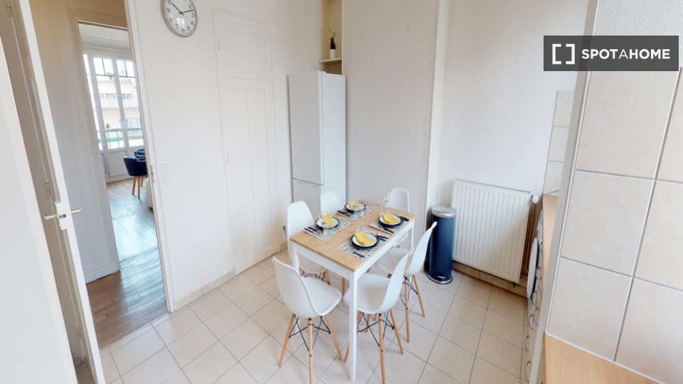 Double room Paris, 5 beds, 120m² — photo 11