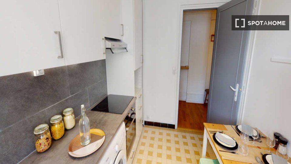 Double room Paris, 3 beds, 80m² — photo 2