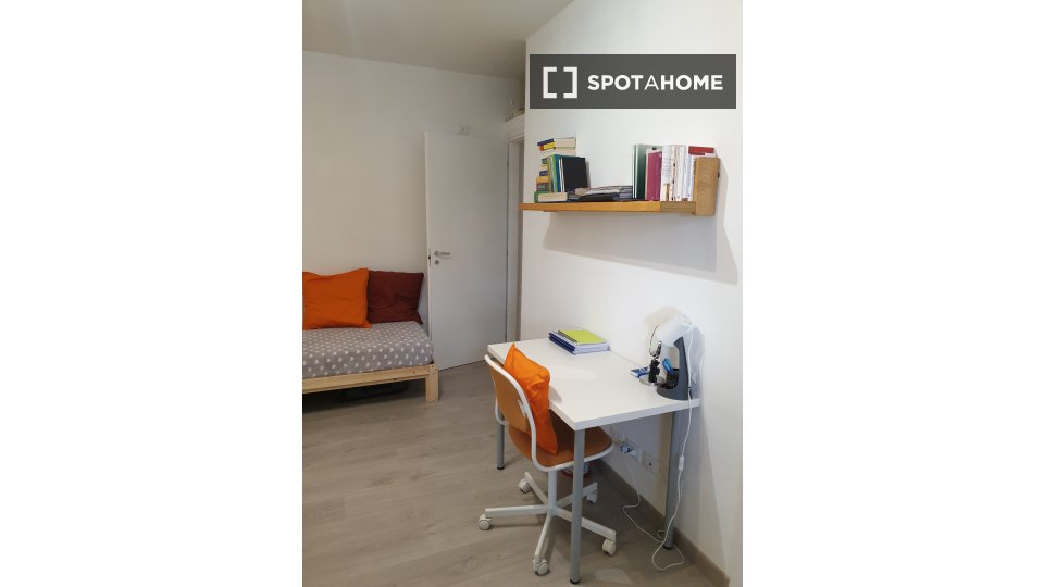 Double room Milan, 1 bed, 90m² — photo 2