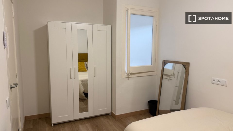 Double room Barcelona, 6 beds, 120m² — photo 48