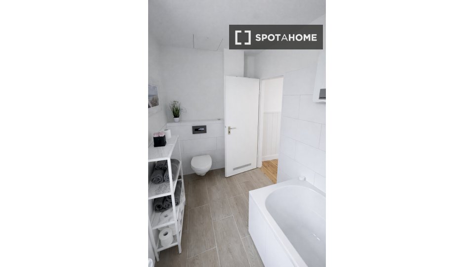 Double room Berlin, 3 beds, 20m² — photo 14