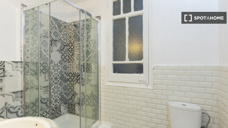 Double room Barcelona, 6 beds, 100m² — photo 13