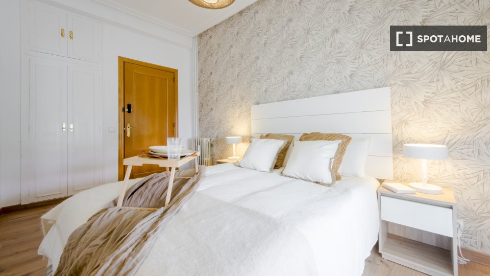 Double room Madrid, 6 beds — photo 11