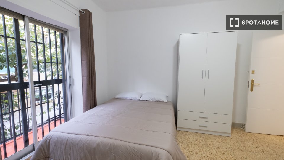 Double room Valencia, 4 beds, 94m² — photo 13