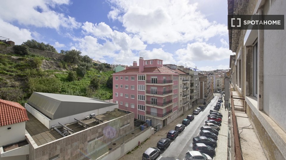 Double room Lisbon, 4 beds — photo 14