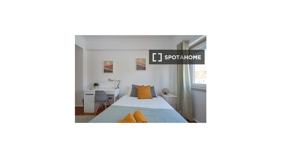 Double room Lisbon, 6 beds — photo 2