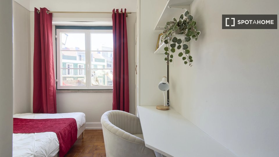 Double room Lisbon, 4 beds — photo 1
