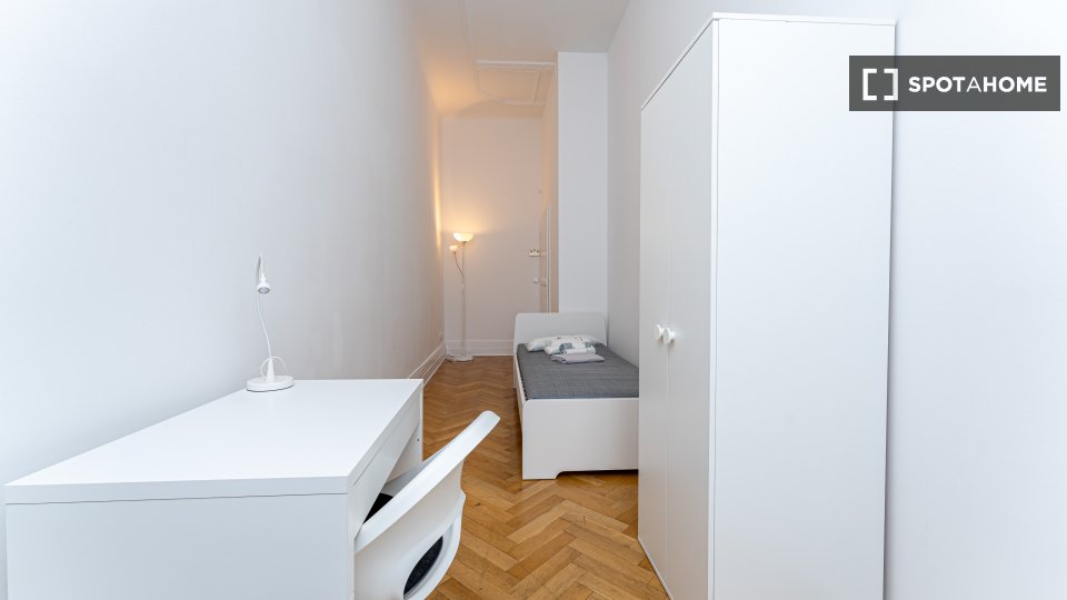 Double room Berlin, 6 beds, 108m² — photo 6