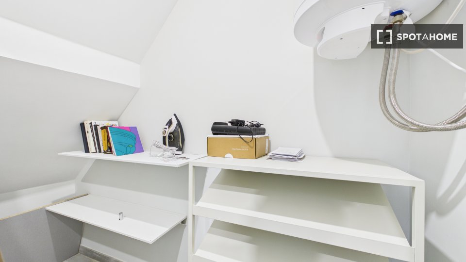 Apartment Lisbon, 2 beds, 62m² — photo 11