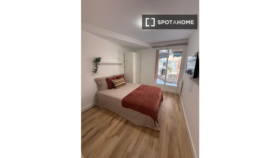 Double room Alicante, 6 beds — photo 1