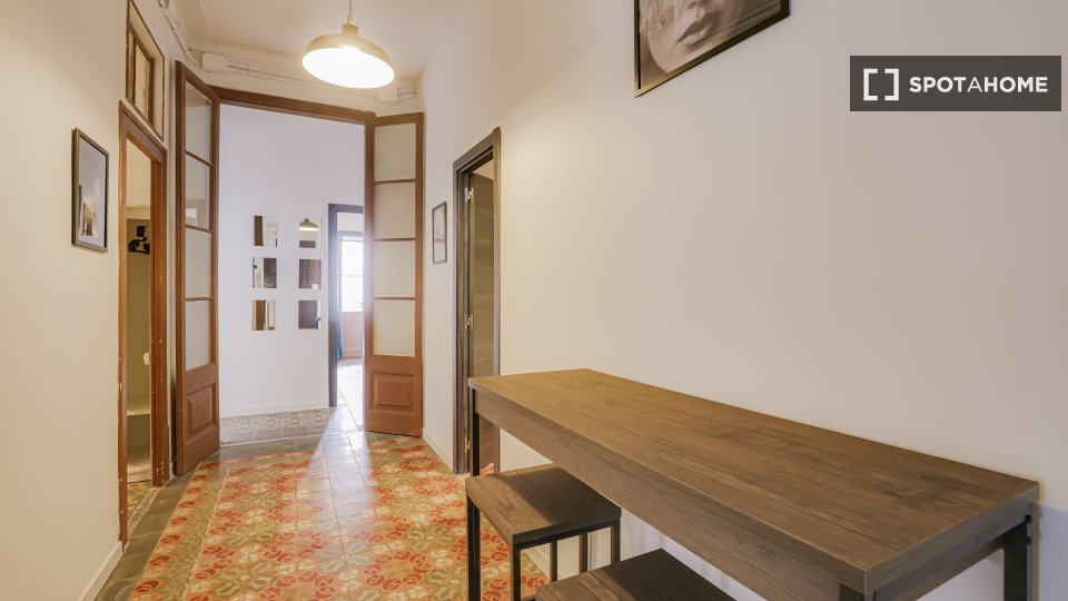 Double room Barcelona, 6 beds, 100m² — photo 4