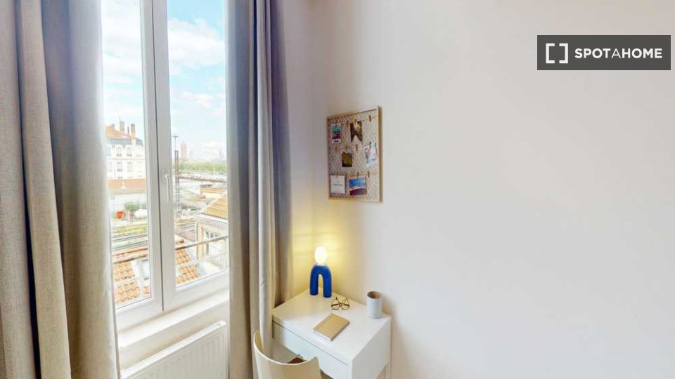 Double room Lyon, 3 beds, 70m² — photo 12