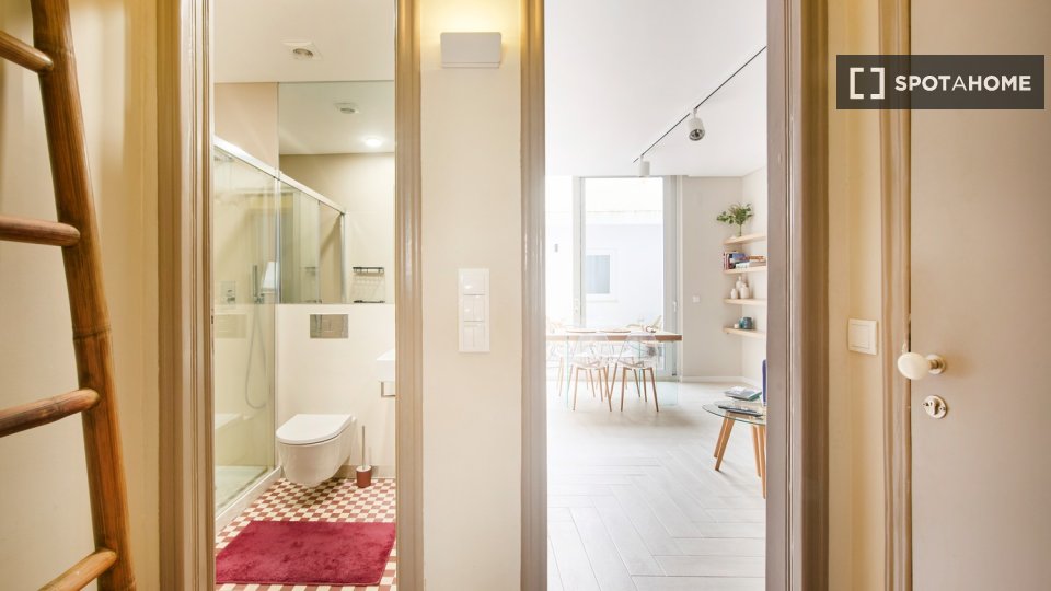 Apartment Lisbon, 1 bed — photo 26