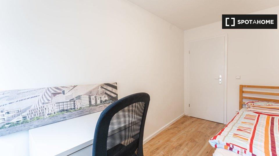 Double room Berlin, 10 beds, 120m² — photo 14