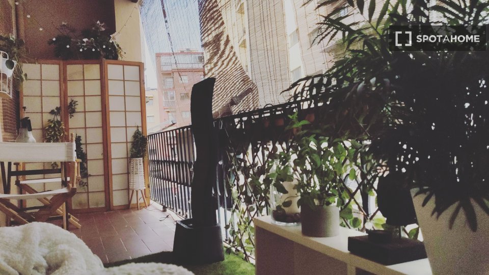 Double room Barcelona, 3 beds, 74m² — photo 10