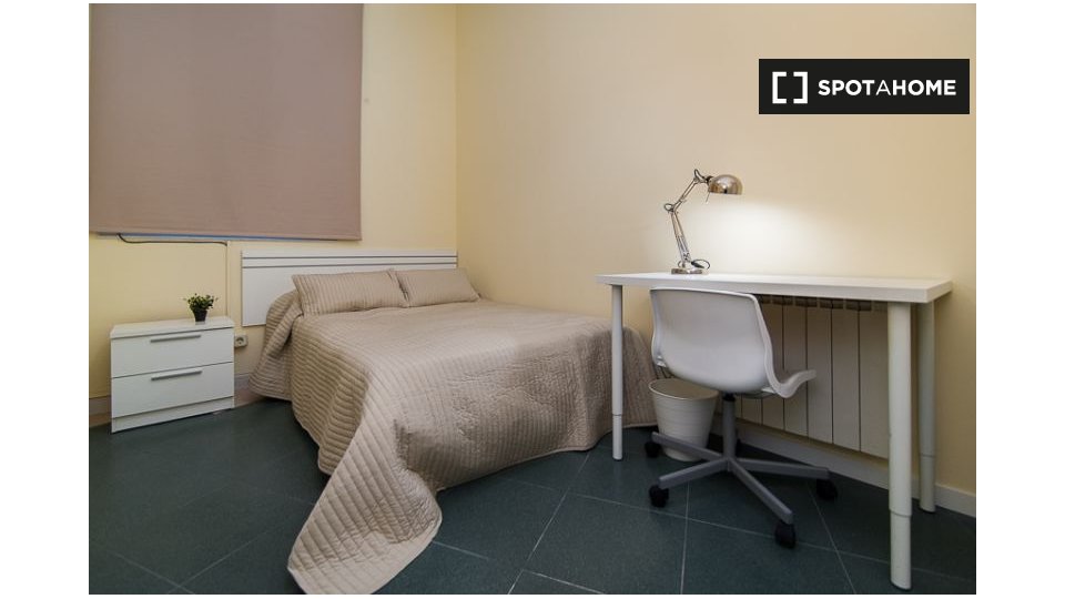Double room Madrid, 10 beds, 220m² — photo 3