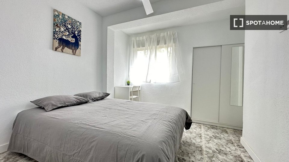 Double room Madrid, 5 beds — photo 2