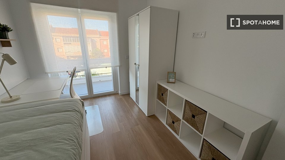Double room Lisbon, 4 beds, 90m² — photo 19
