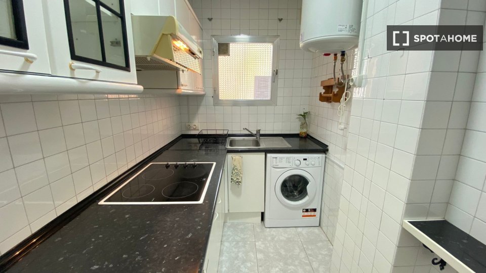 Double room Madrid, 3 beds — photo 22
