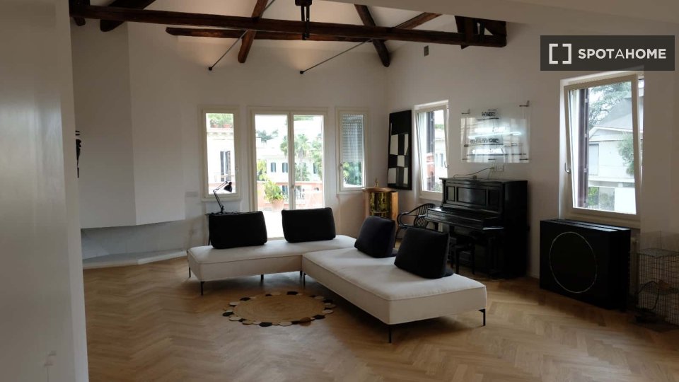 Apartment Rome, 1 bed, 145m² — photo 1