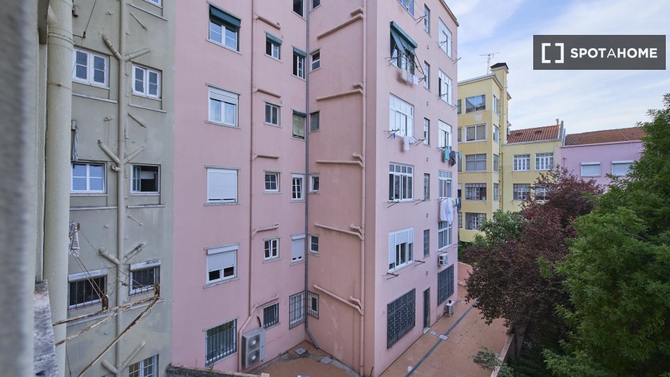 Double room Lisbon, 6 beds — photo 15