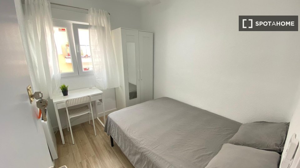 Double room Madrid, 4 beds — photo 2