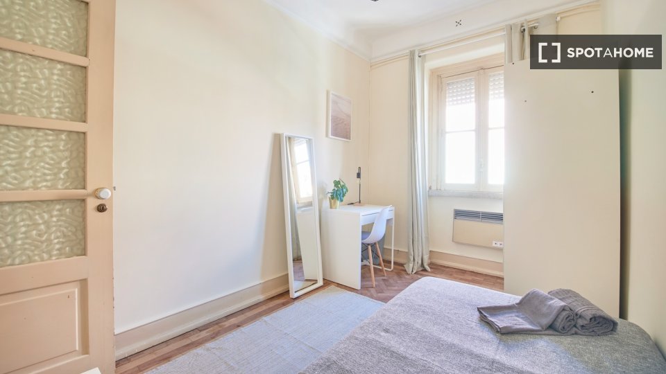 Double room Lisbon, 7 beds — photo 8