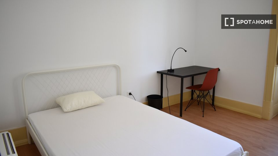 Double room Lisbon, 8 beds — photo 1