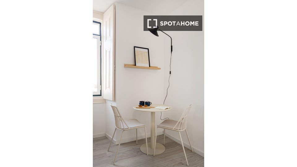 Apartment Lisbon, 1 bed — photo 4