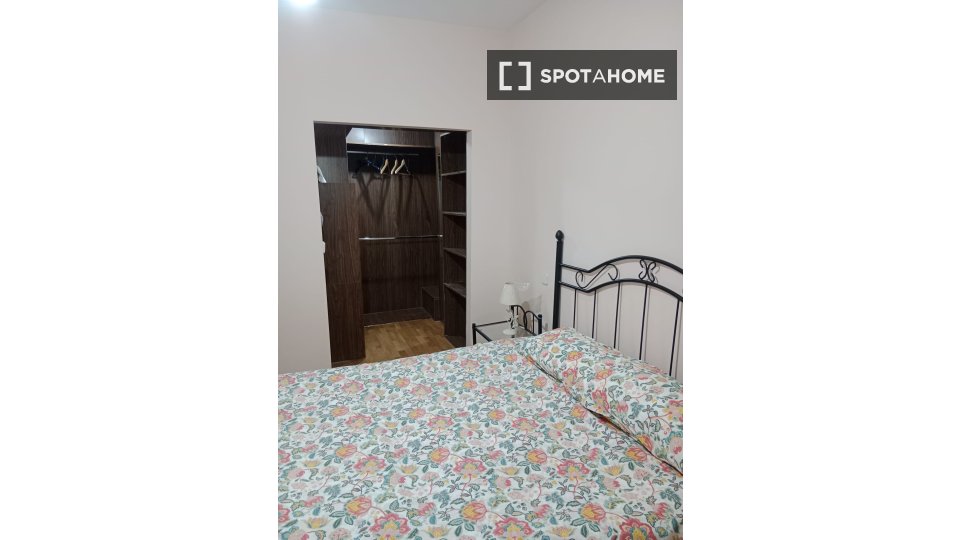 Double room Madrid, 4 beds, 100m² — photo 8