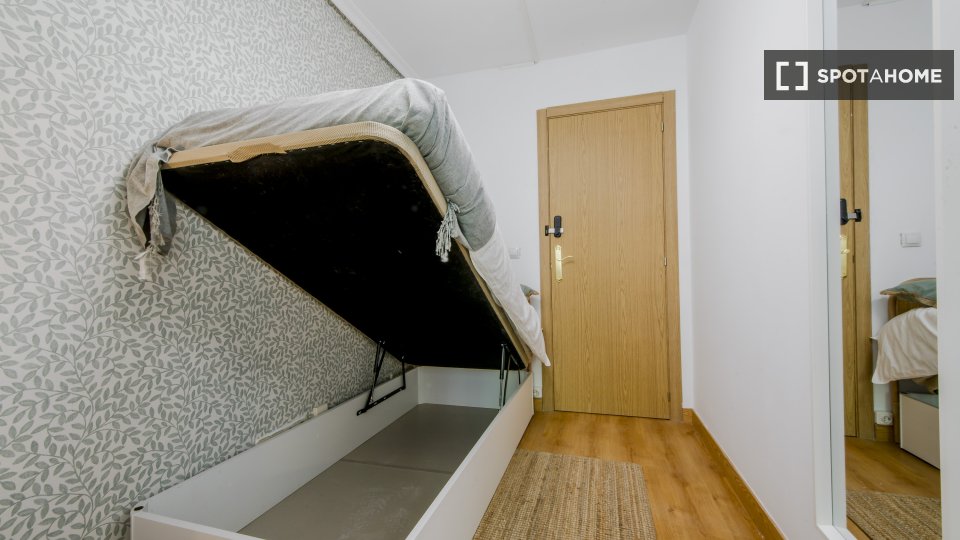 Double room Madrid, 6 beds — photo 17