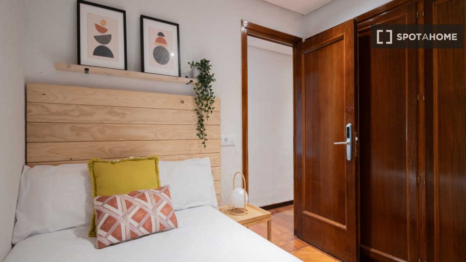 Double room Madrid, 6 beds — photo 44