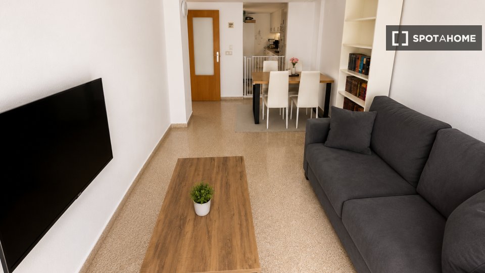 Apartment Alicante, 3 beds, 70m² — photo 3