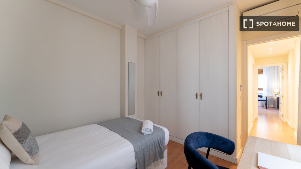 Double room Madrid, 6 beds — photo 14