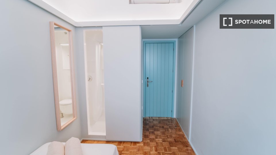 Double room Madrid, 6 beds — photo 4