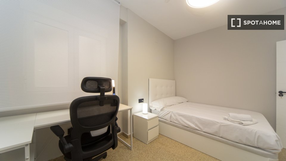 Habitación en piso compartido en alquiler en Camino de Ronda, Granada.