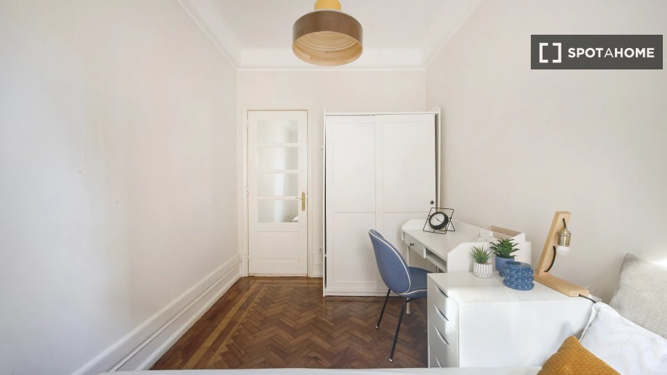 Double room Lisbon, 7 beds — photo 12