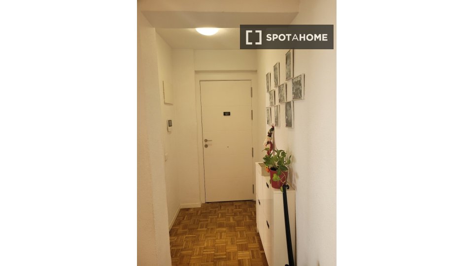 Double room Madrid, 6 beds, 150m² — photo 10
