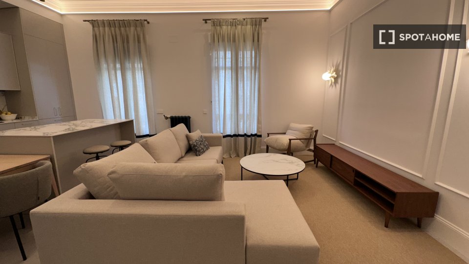 Apartment Madrid, 3 beds, 150m² — photo 2
