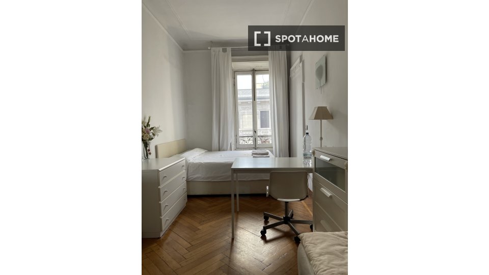 Double room Milan, 3 beds, 90m² — photo 1
