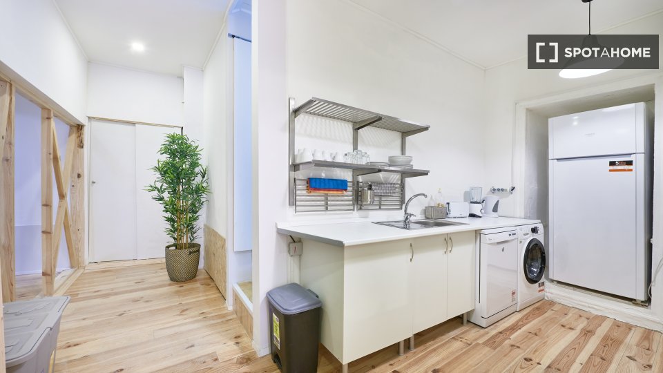 Double room Lisbon, 8 beds, 150m² — photo 60