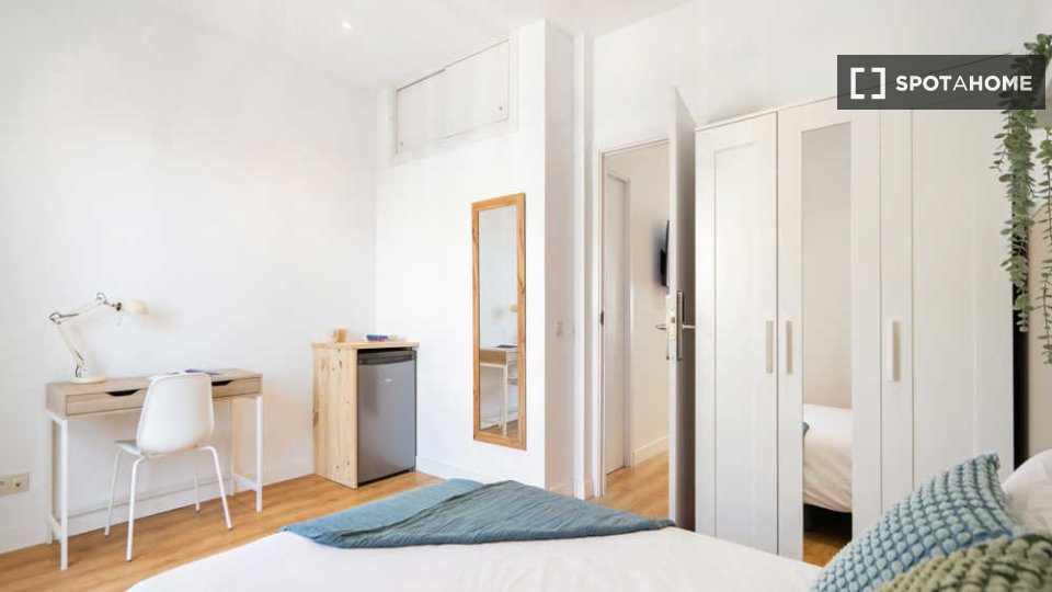 Double room Madrid, 8 beds — photo 33