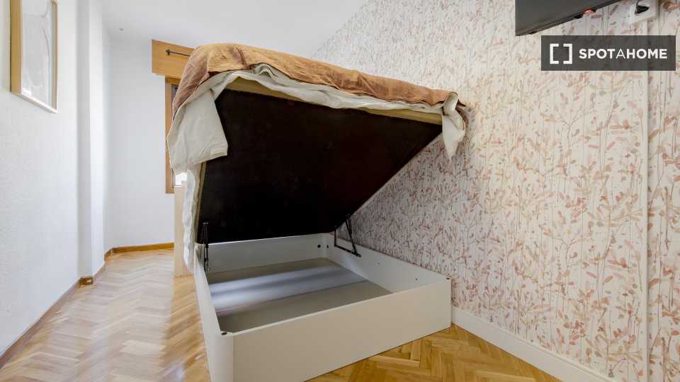 Double room Madrid, 7 beds — photo 12