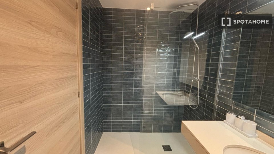 Double room Barcelona, 4 beds, 90m² — photo 2